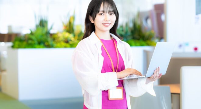 WEBサイトリニューアルの最適なタイミングとは？成功事例と判断基準を解説